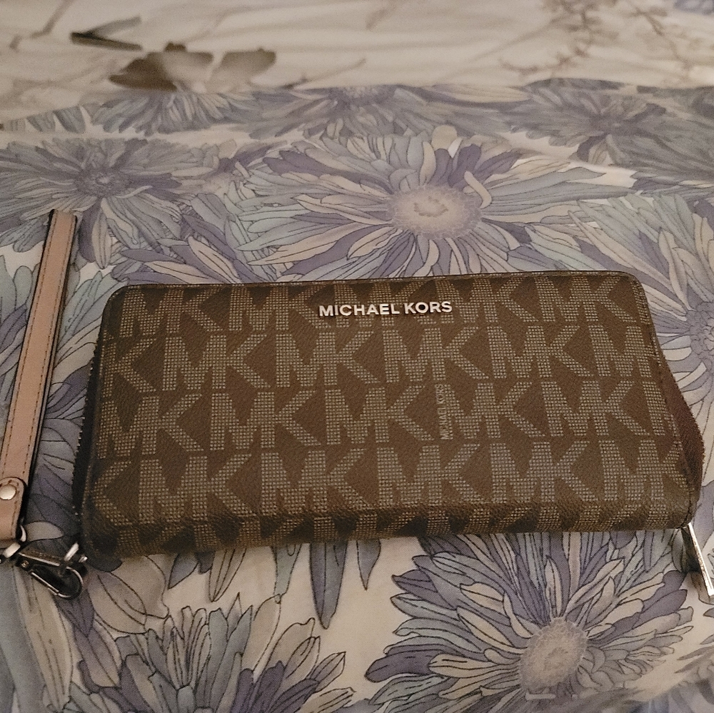 MK large wallet